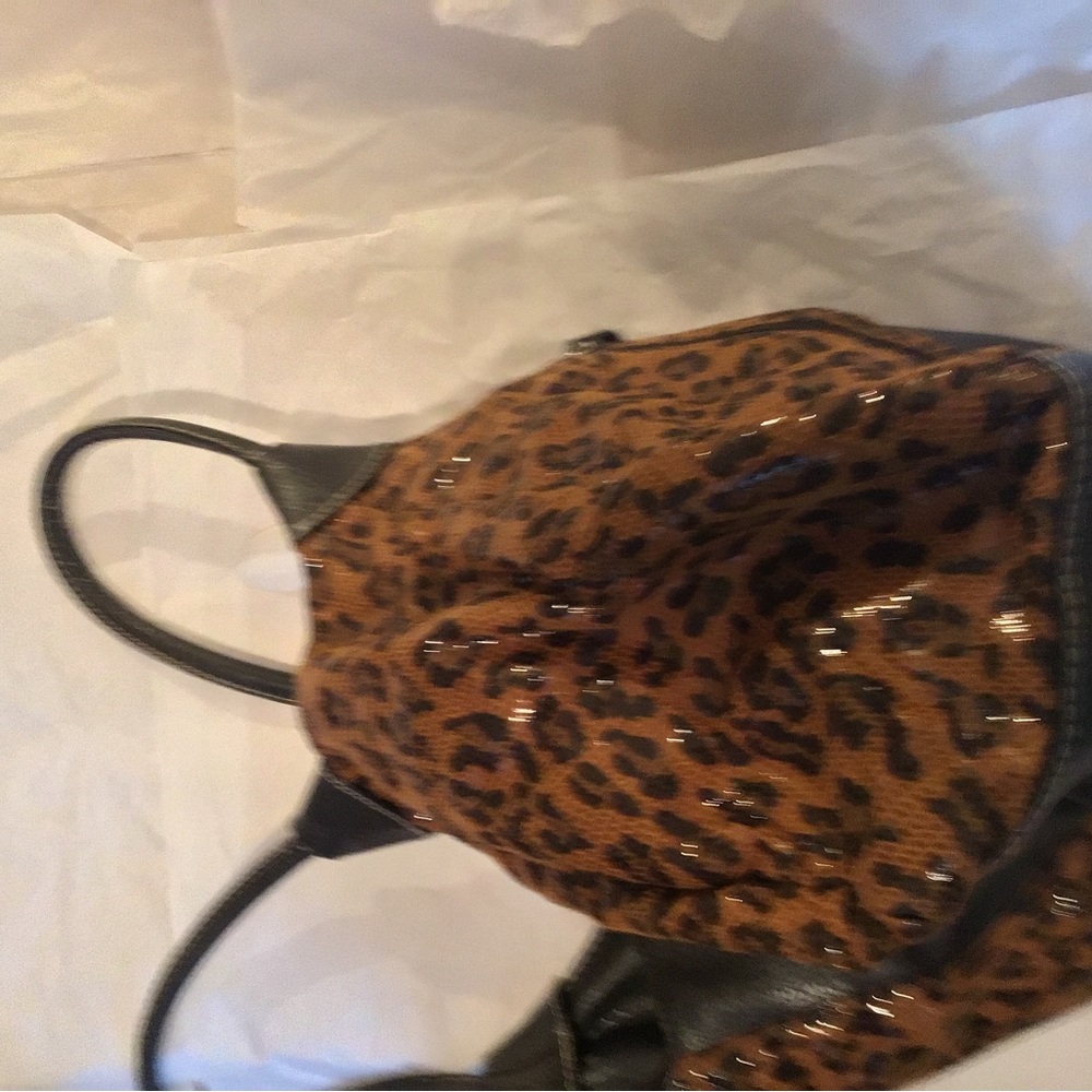 Bueno Leopard Print Purse - Picture 6 of 15